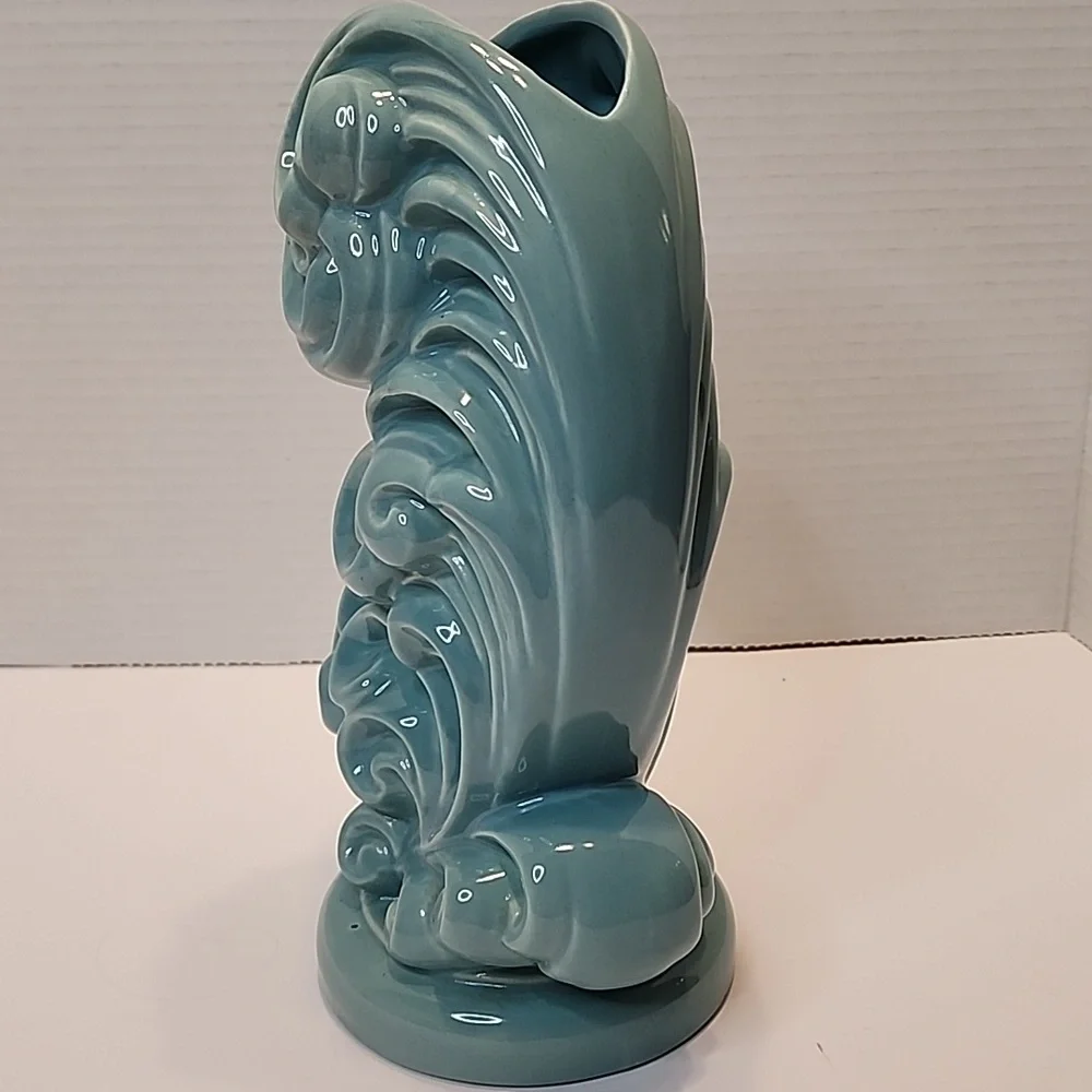HAEGER USA Vase Pottery Plumed Ostrich. Retro Vintage COLLECTIBLE AQUA